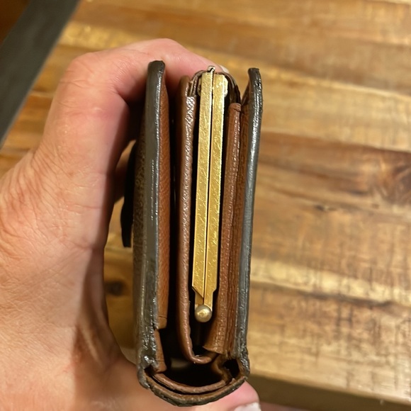 Louis Vuitton short snap wallet - Picture 4 of 9